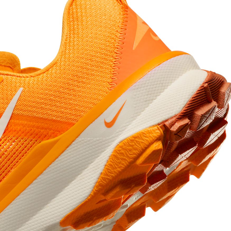 Nike Womens React Terra Kiger 9 | Melon Tint/Bright Mandarin - Image 8
