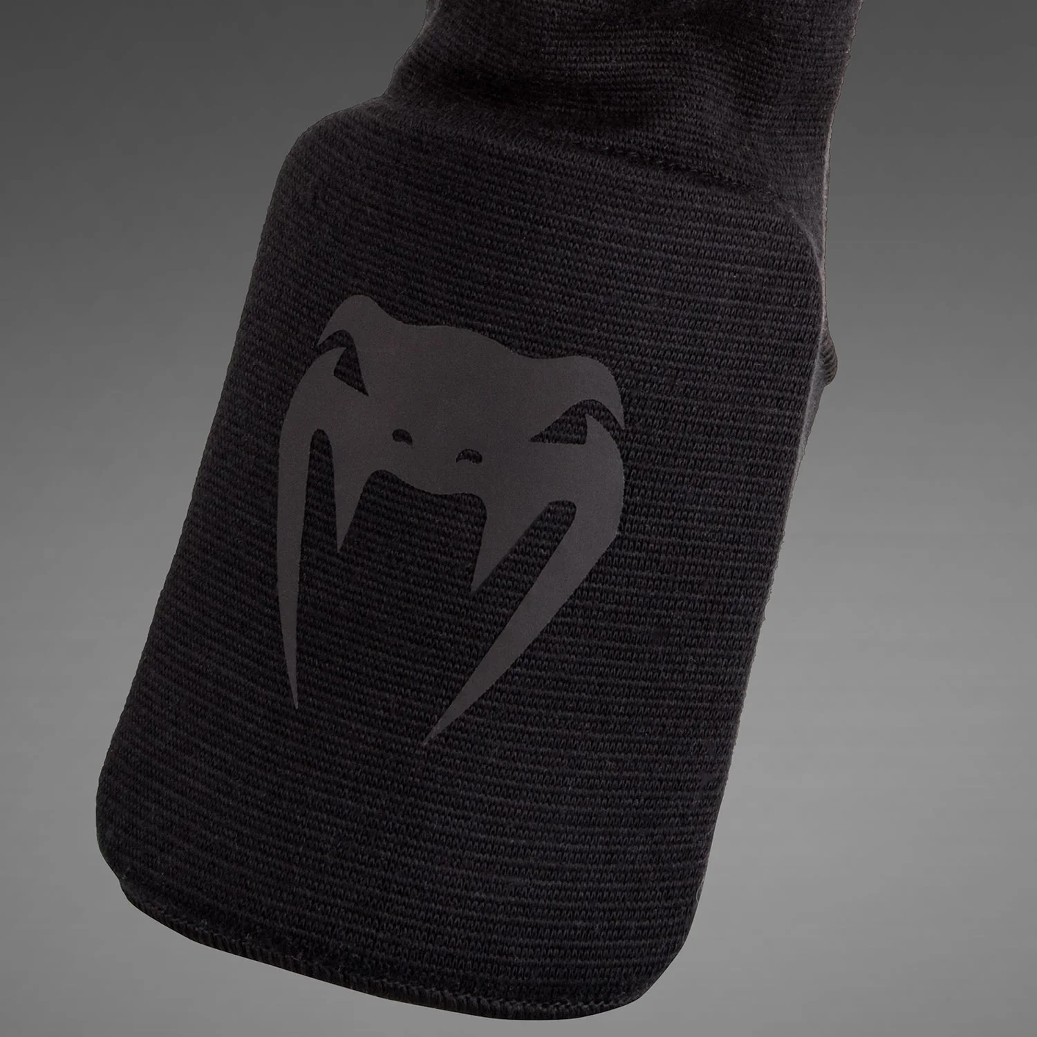 Venum Kontact Shin Guards | Black - Image 5